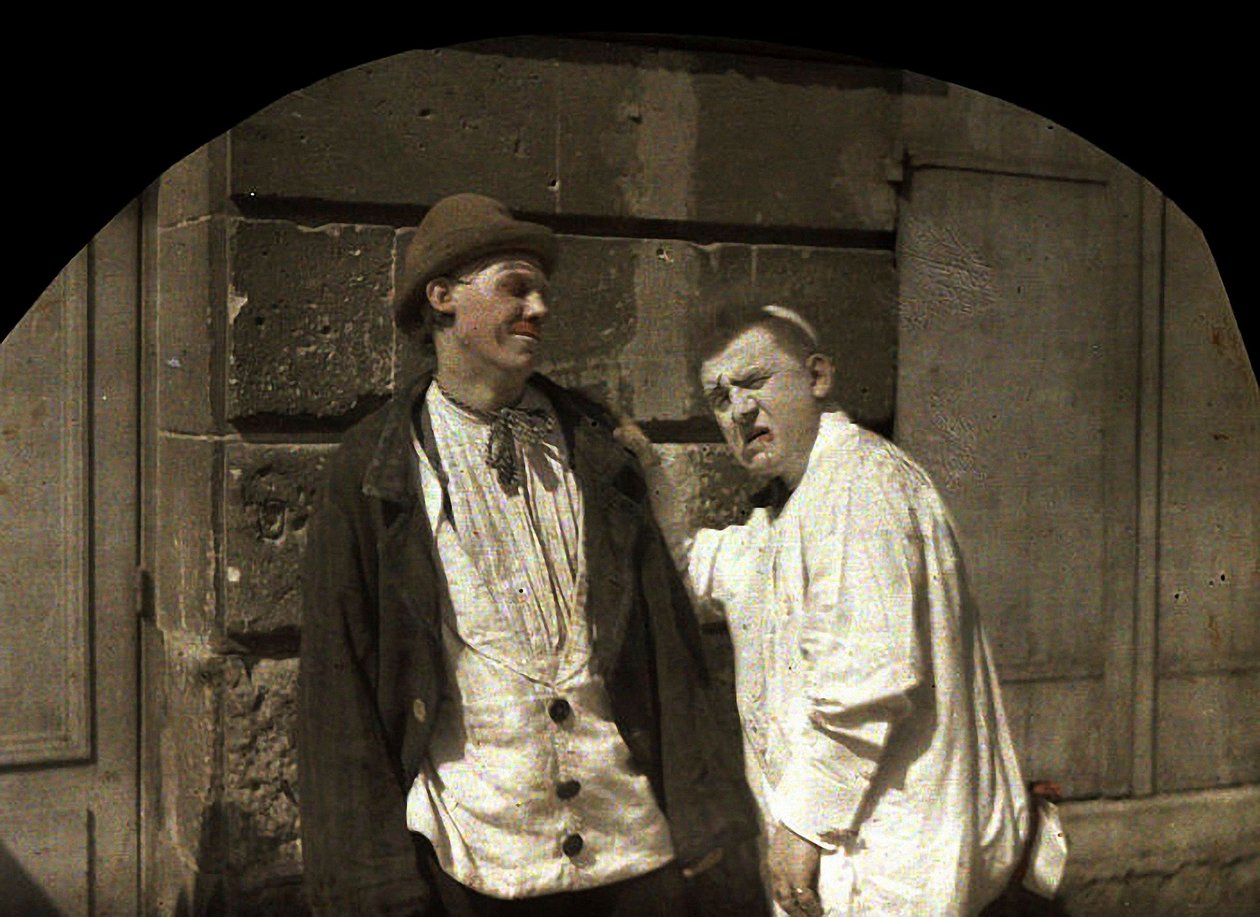 Footel the clown, og hans sønn, Soissons, Aisne, Frankrike, 1917 (autokrom) av Fernand Cuville