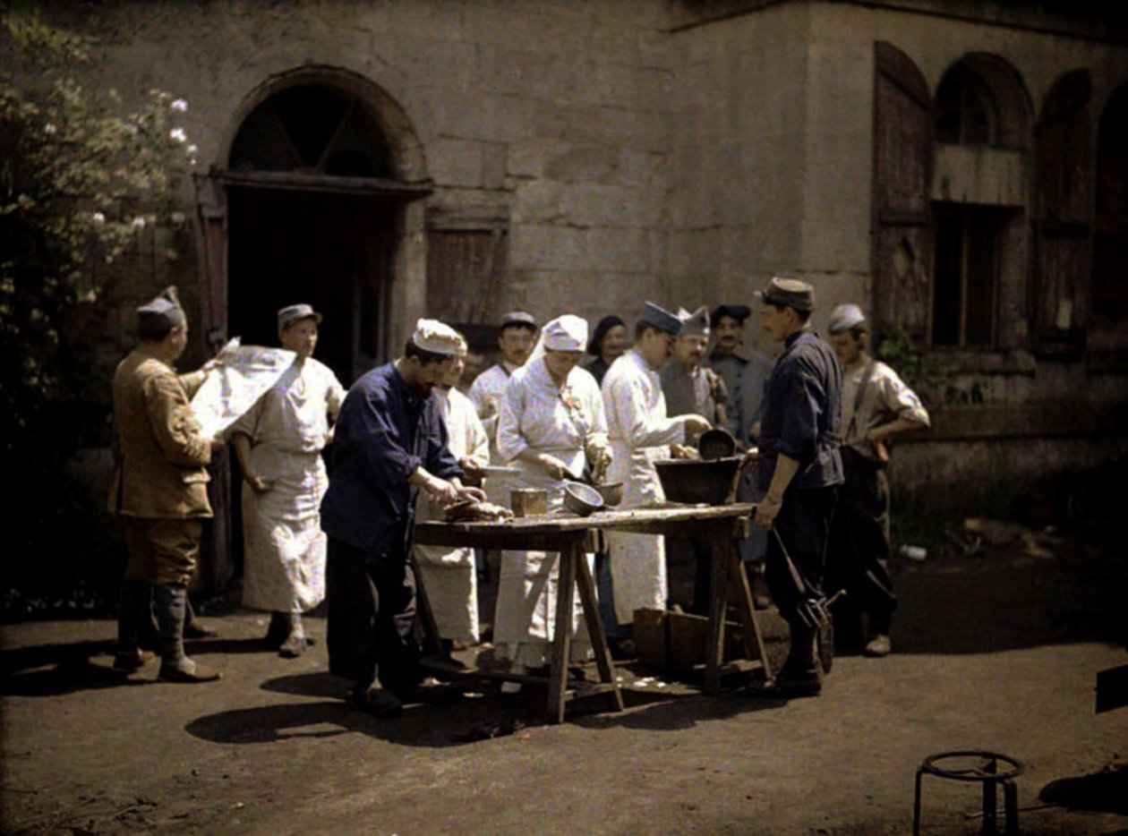 Soldater ved Chateau Vauxbuin, brukt av den franske hæren som sykehus, Soissons, Aisne, Frankrike, 1917 (autokrom) av Fernand Cuville