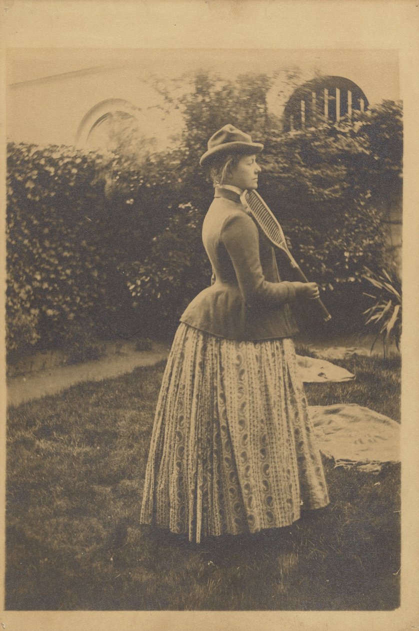 Kvinne med truger i en hage av Fernand Khnopff