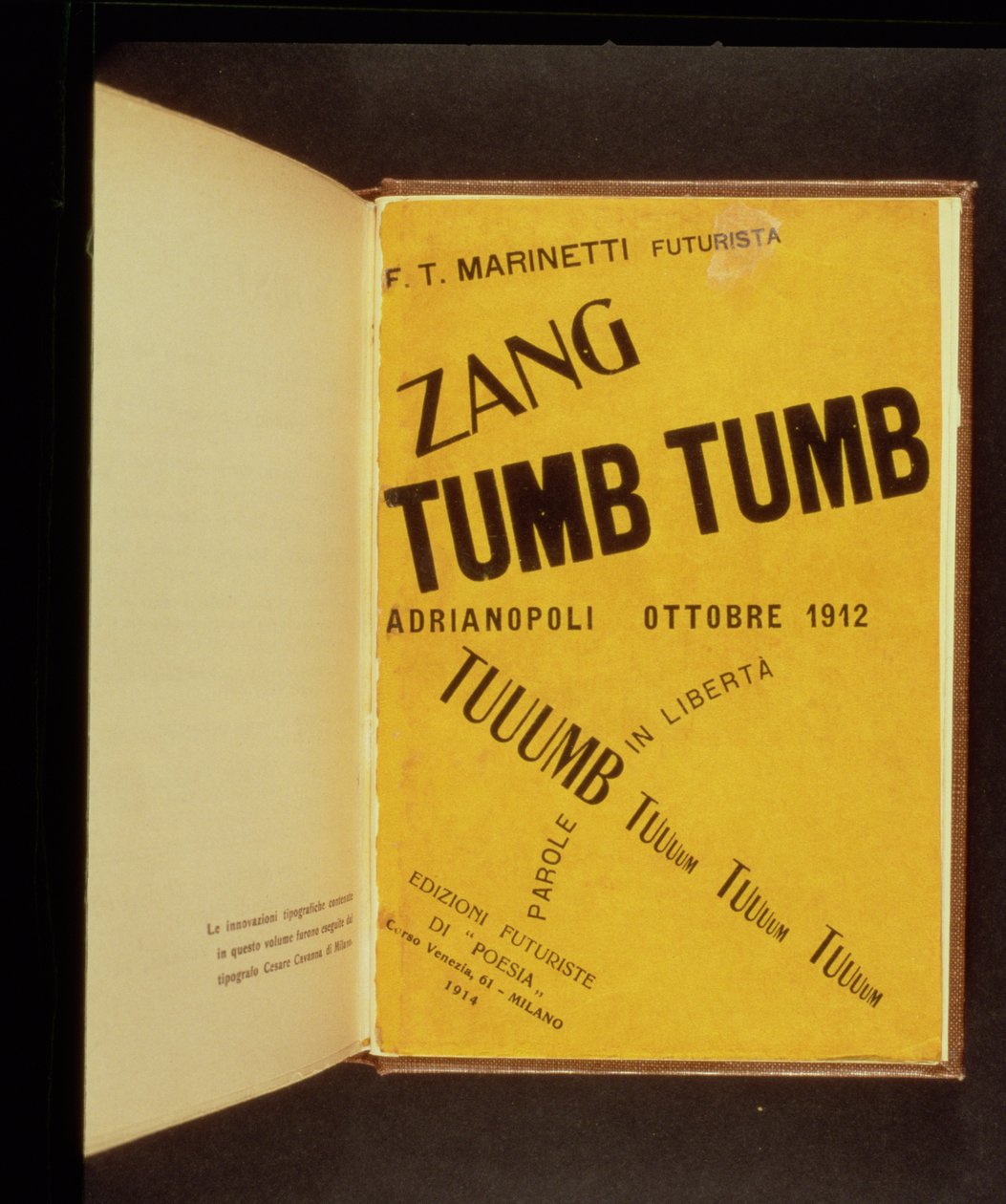 Bokomslag til `Zang Tumb Tumb`, skrevet og designet av F.T Marinetti (1876-1944) 1914 av Filippo Tommaso Emilio Marinetti