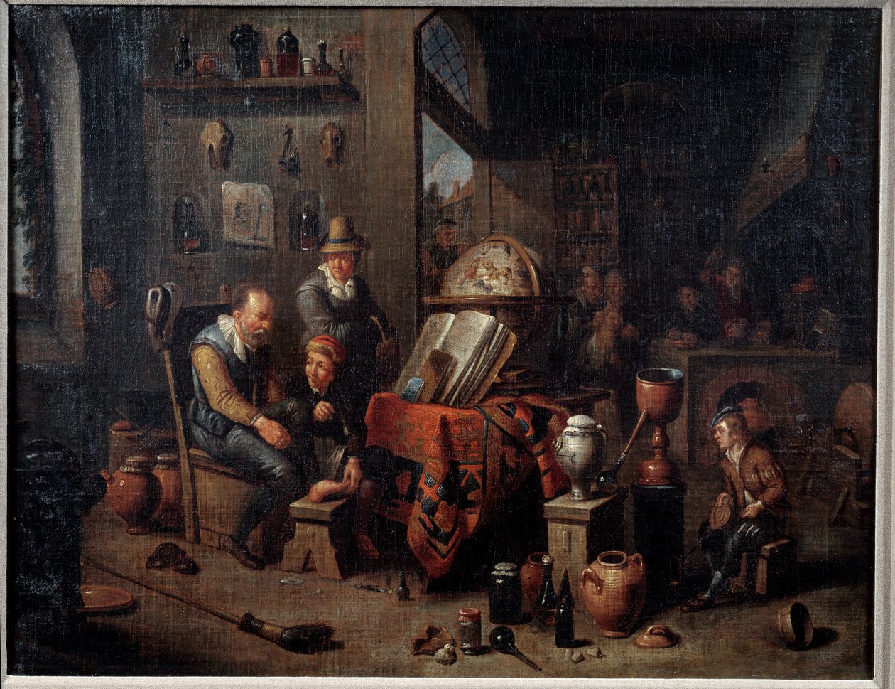 En apoteker Farmasøyten i laboratoriet hans hjelper lærlingene sine og omgir instrumentene hans, kolbe, kart, stillbilde. På baksiden, butikkdisken. Maleri av den flamske skole. Metz fra 1500-tallet, Museum of Fine Arts av Flemish School
