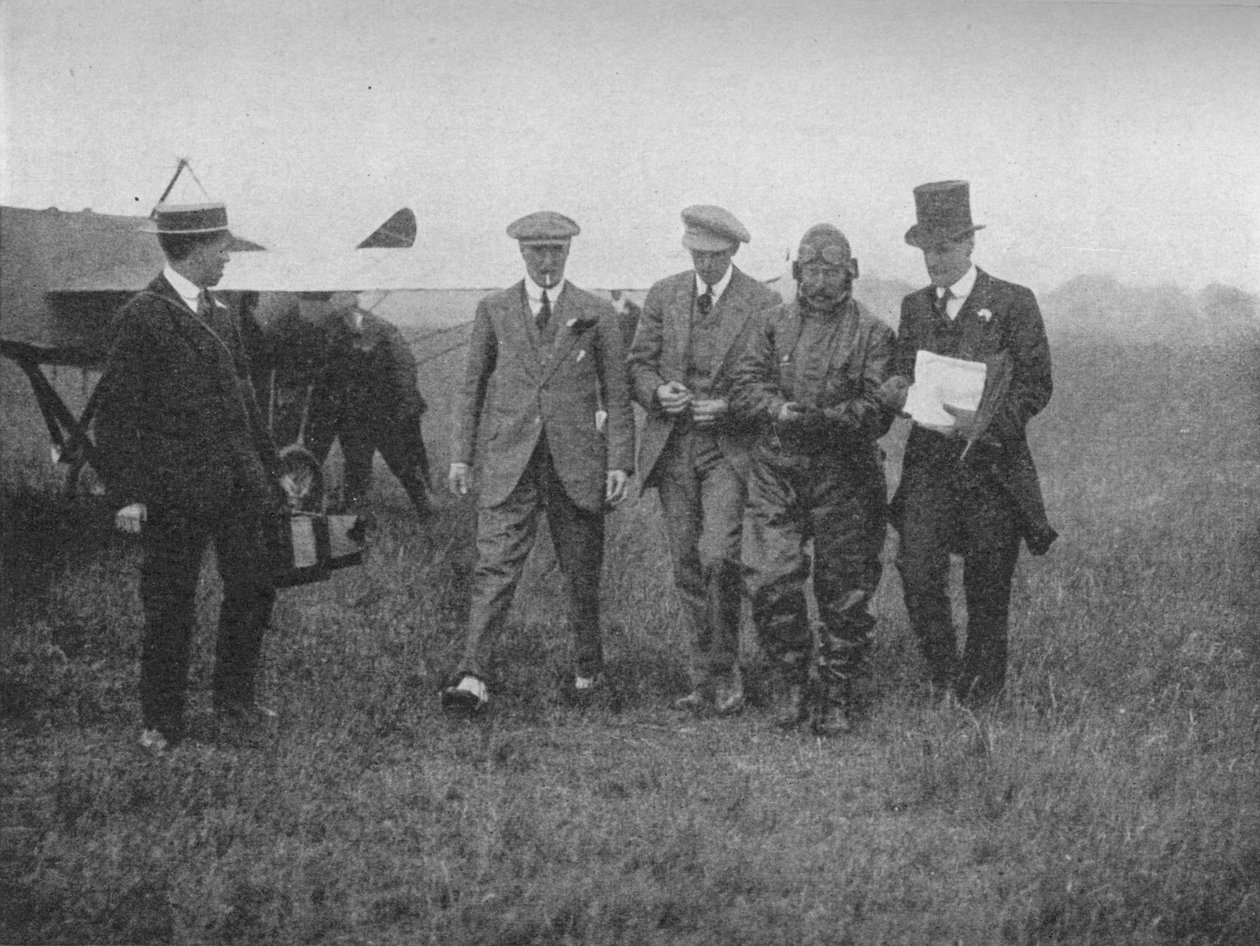 Slutten på en flott flytur: Mr Robert Slacks ankomst til Hendon, 1913-1934 av Flight Photo