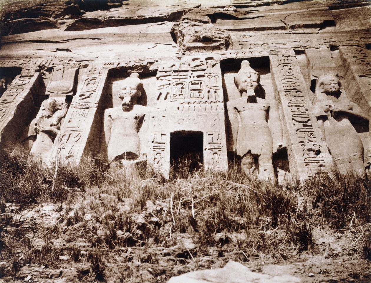 Abou-Semblil, Petit Speos, sentral del av fasaden, ca. 1853-54 av Félix Teynard