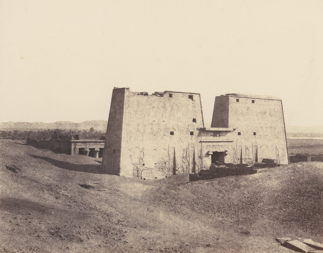 Edfu Apollonopolis Magna, General View of the Temple, 1851-52, trykt 1853-54. av Félix Teynard