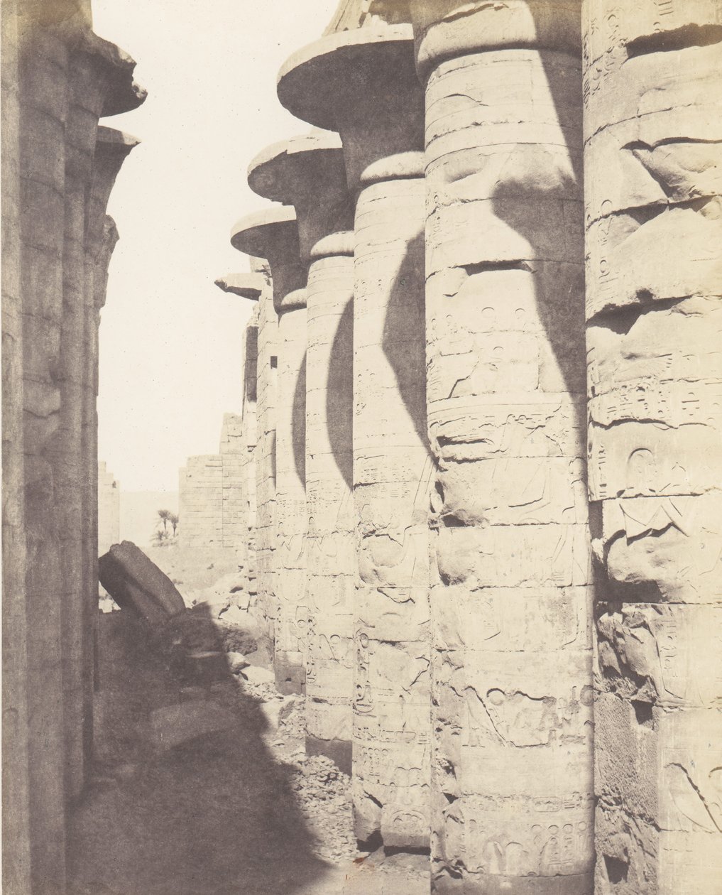 Karnak Theben, Palace - Hypostyle Hall - Central Colonnade Sett fra ..., 1851-52, trykt 1853-54. av Félix Teynard