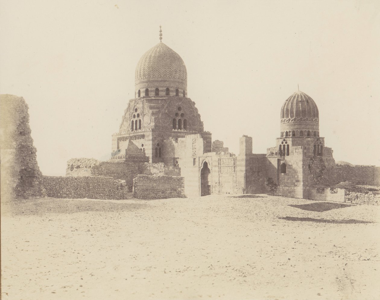 Kairo, Tombs of Mamluk Sultans, 1851-52, trykt 1853-54. av Félix Teynard