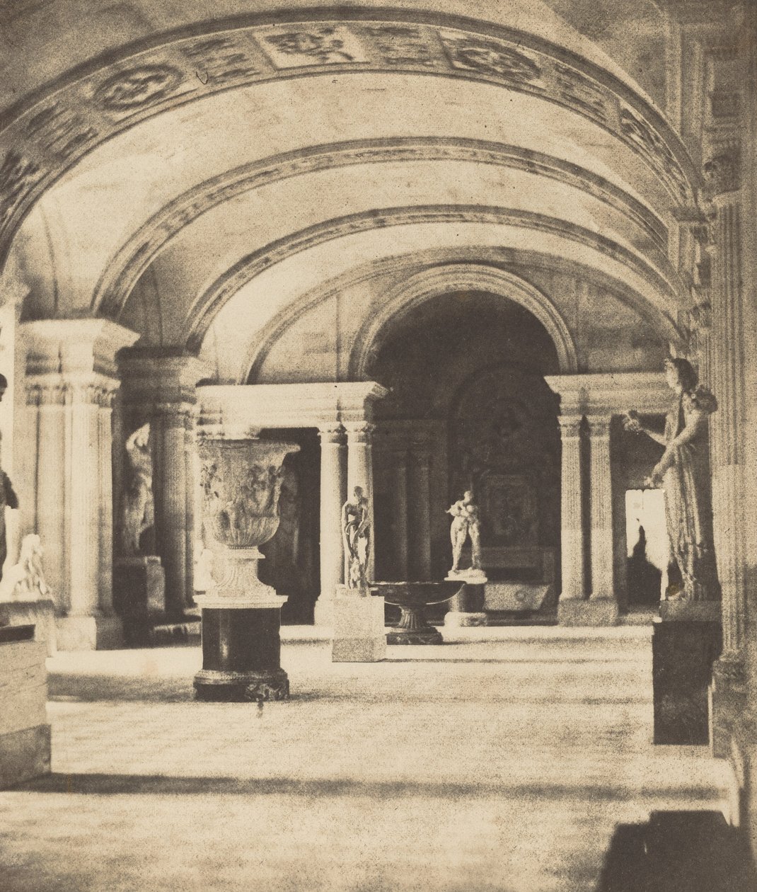 Salon of the Caryatides, Louvre, ca. 1851. av Fortuné Joseph Petiot Groffier