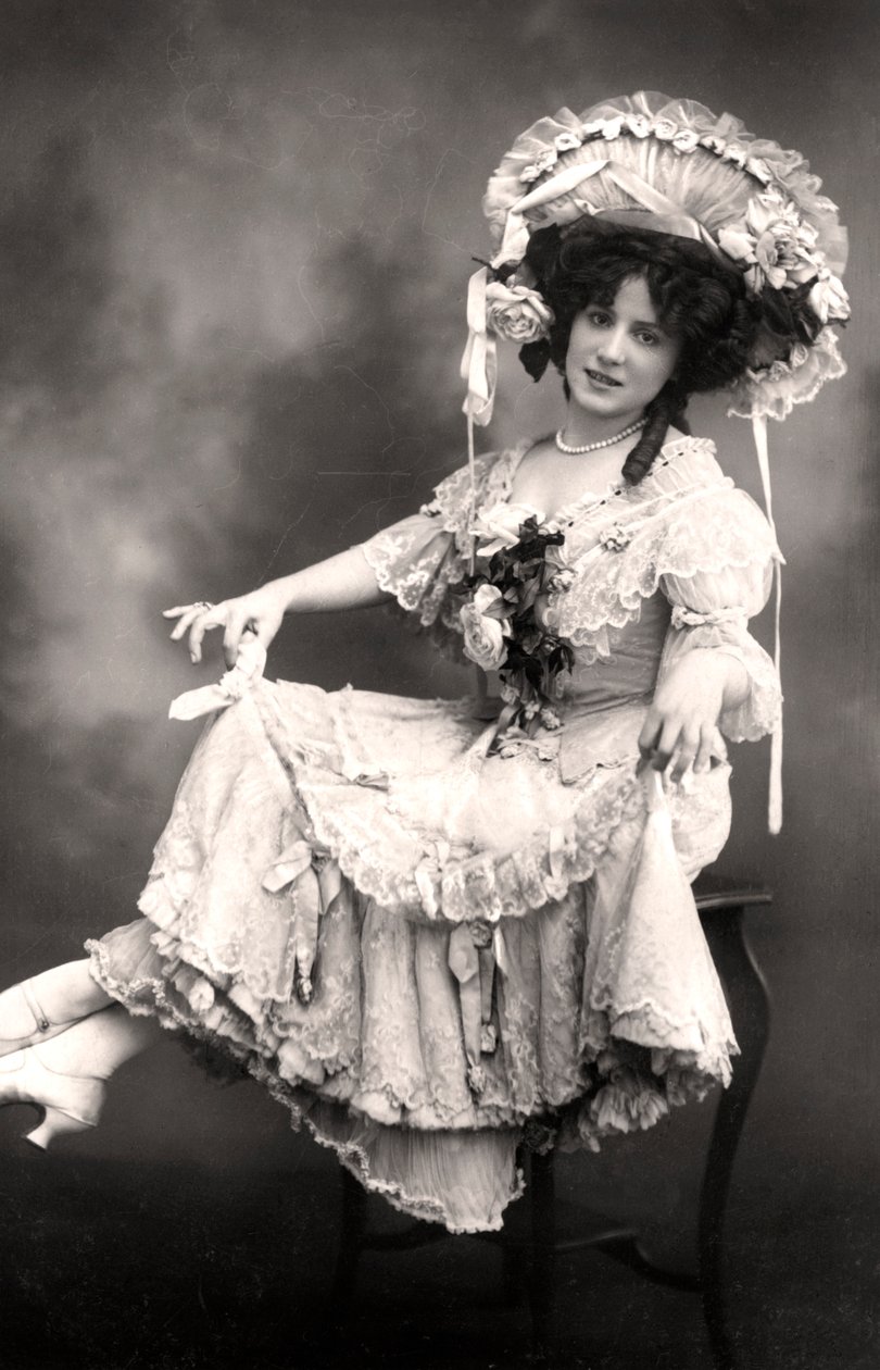 Fanny Dango 1878-1972, sanger og danser, tidlig på 1900-tallet. av Foulsham and Banfield