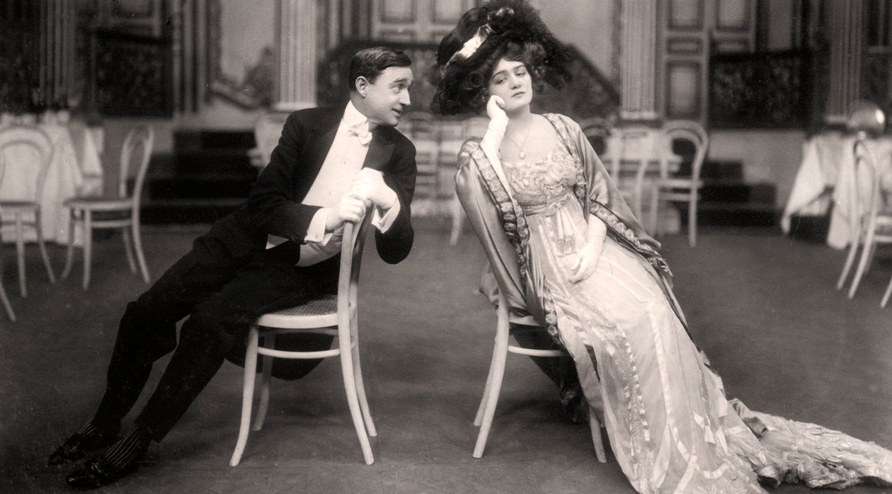 Lily Elsie og Joseph Coyne i The Merry Widow, 1907. av Foulsham and Banfield