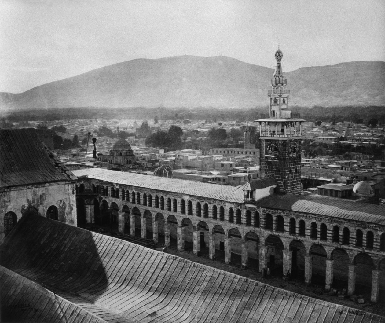 Utvendig utsikt, Umayyad-moskeen, Damaskus, Syria, 1862 (se også 345703) av Francis Bedford