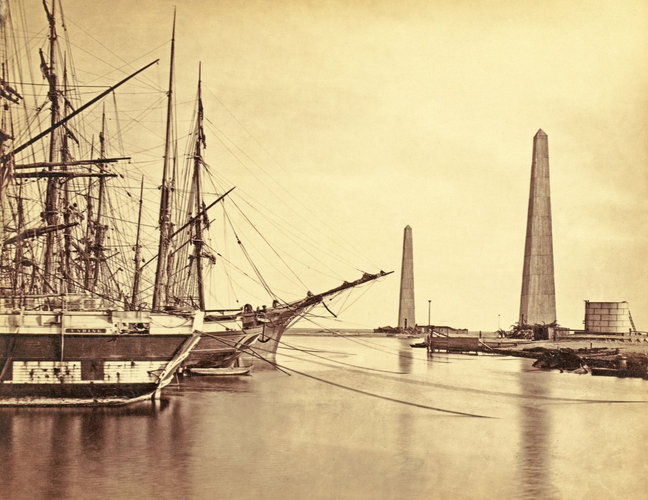Inngang til Suez-kanalen ved Port Said, ca. 1856 (albumintrykk) av Francis Frith