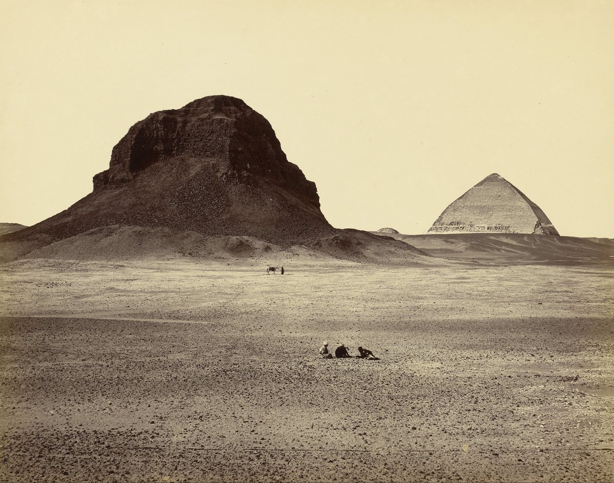 Pyramidene i Dahshur, fra øst av Francis Frith