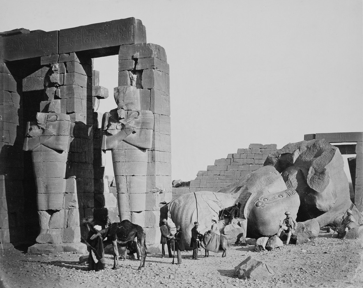Ramesseum, Theben, Egypt, 1858 av Francis Frith