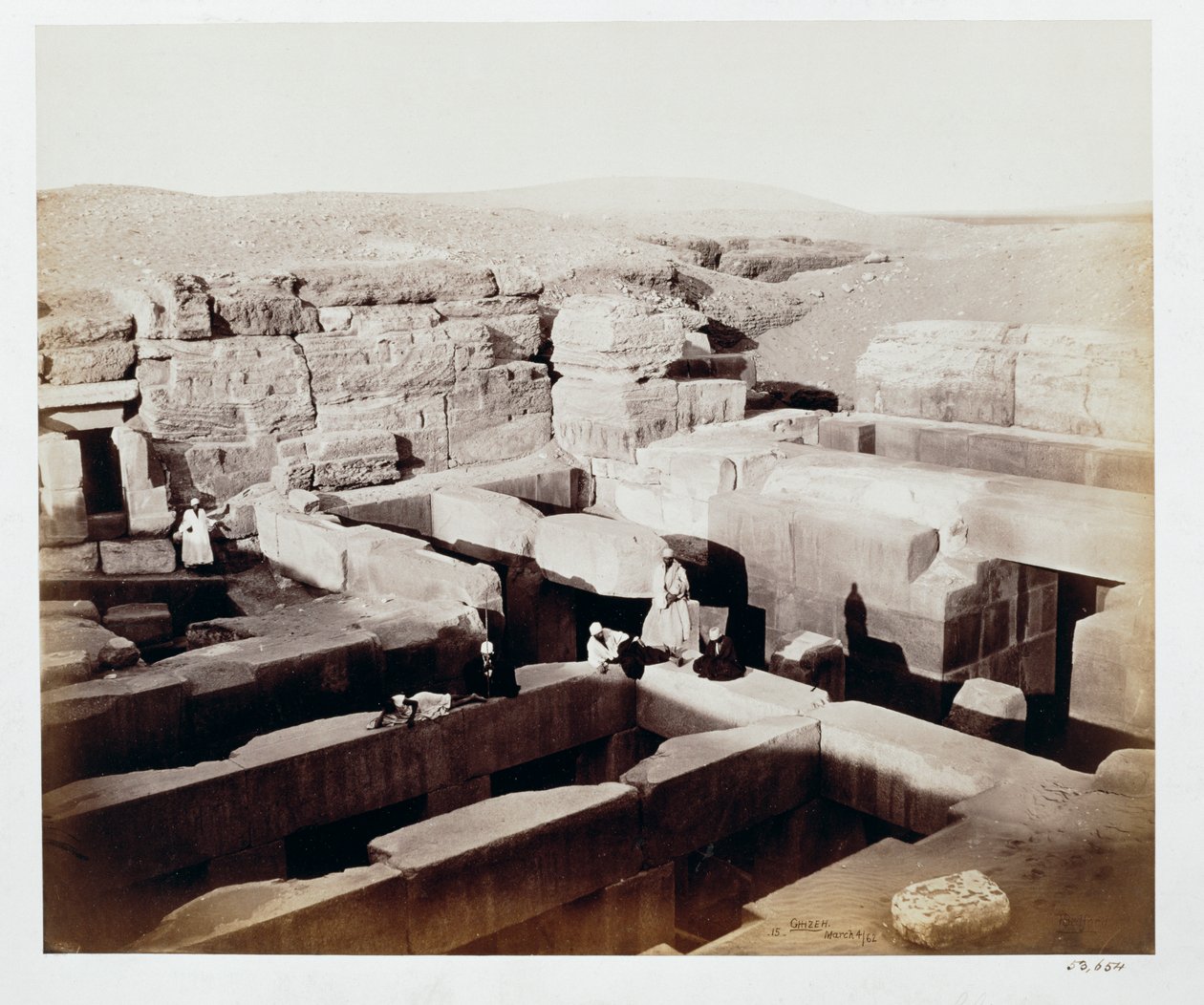Et utgravd tempel ved foten av Sfinxen, Giza, Egypt, 4. mars 1862 av Francis Bedford