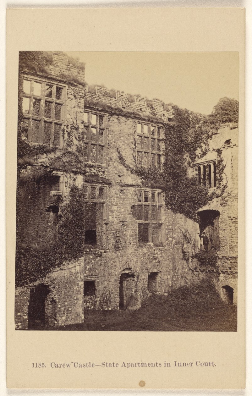 Carew Castle - statsleiligheter i den indre gården av Francis Bedford