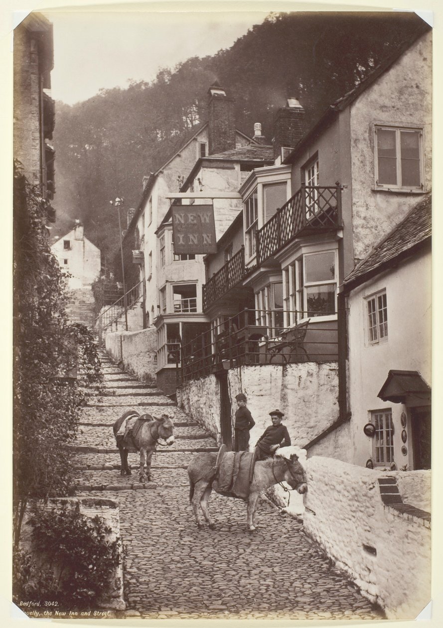 Clovelly, New Inn and Street av Francis Bedford