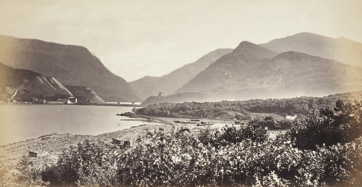 Llanberis-sjøene, Snowdon og passet (527) av Francis Bedford