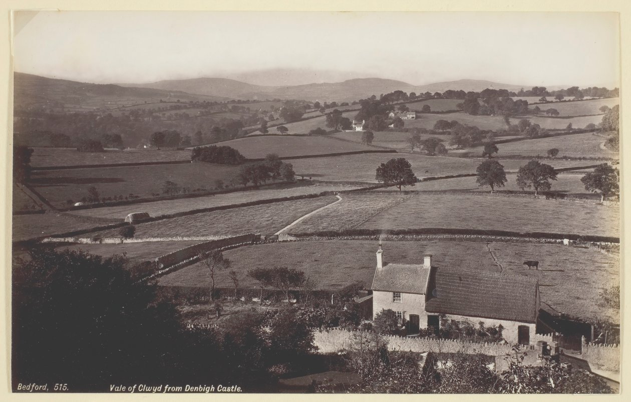 Vale of Clwyd fra Denbigh Castle, 186094. av Francis Bedford