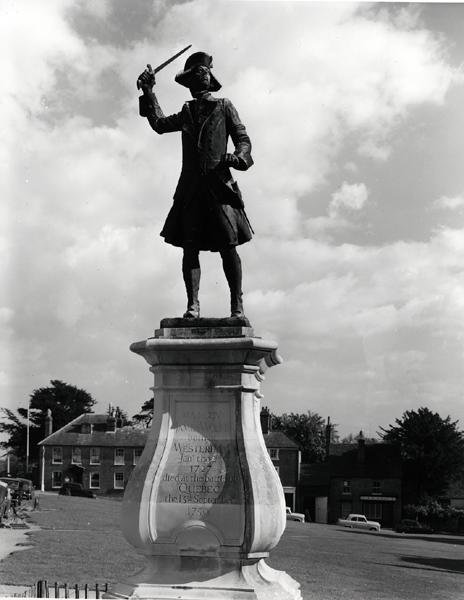 Statue av generalmajor James Wolfe (1727-59) (bronse) (s/hvitt-bilde) av Francis Derwent Wood