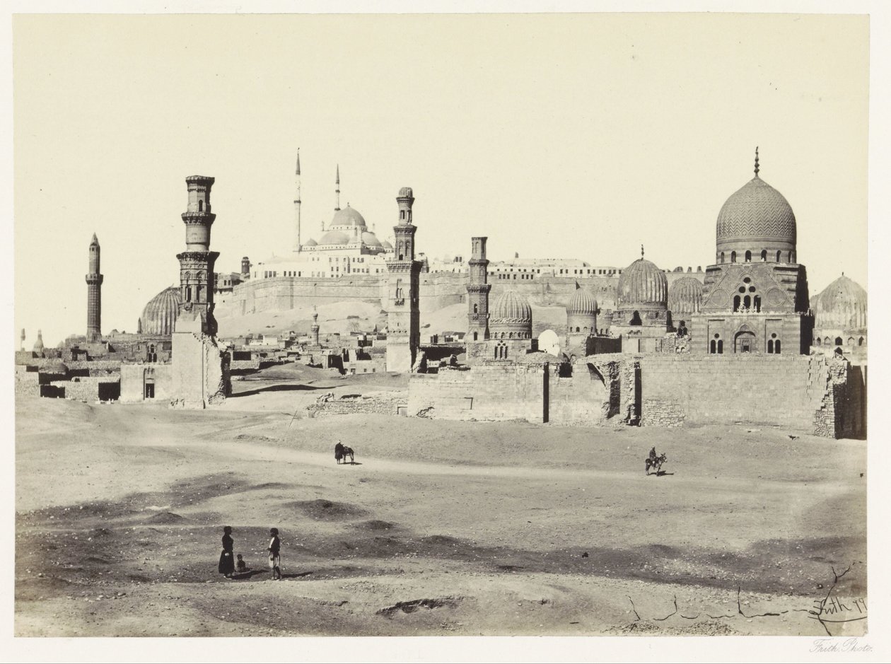 Utsikt over den sørlige delen av nekropolisen i Kairo Graver på den sørlige kirkegården. FirstView. (tittel på objekt) av Francis Frith