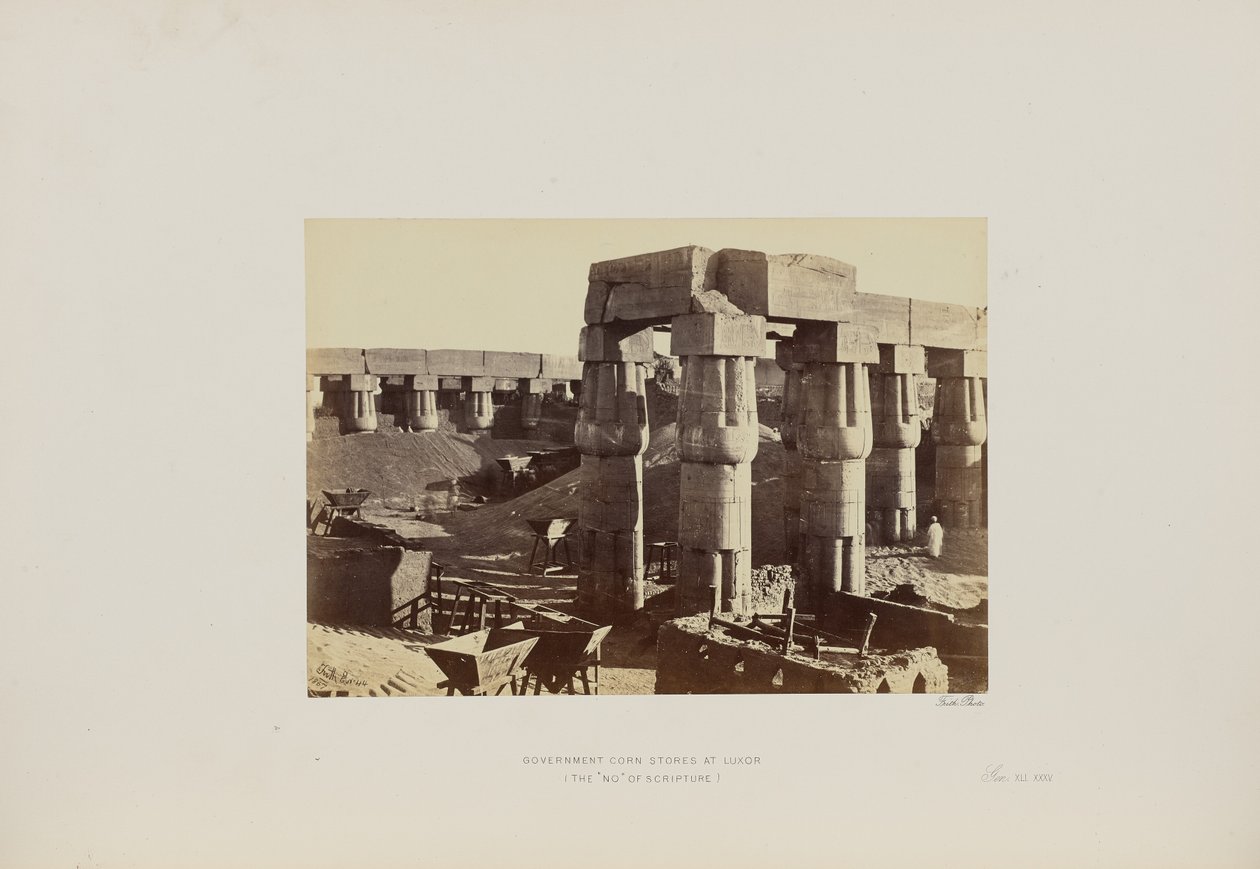 Statlige kornlagre i Luxor, Skriftens «No» av Francis Frith