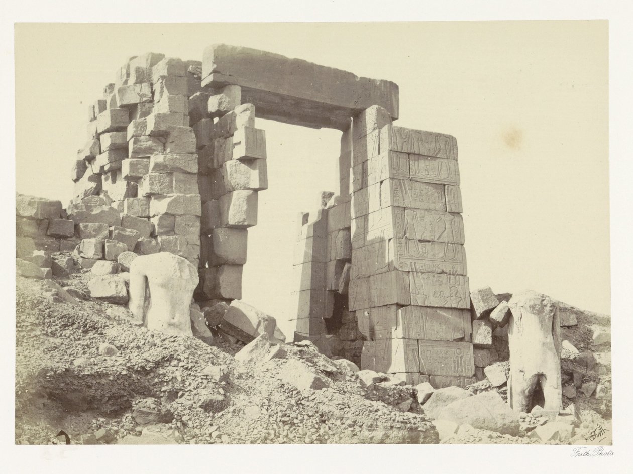 Granitt pylon av Karnak tempel Granitt pylon. Karnac (tittel på objekt) av Francis Frith