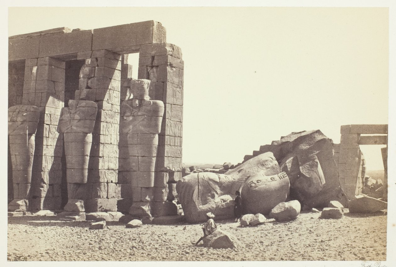 Osiride-søyler og Great Fallen Colossus av Francis Frith