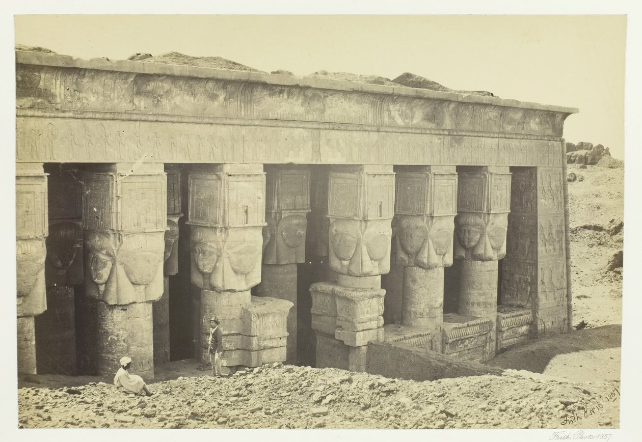 Portiko til Dendera-tempelet, 1857. av Francis Frith
