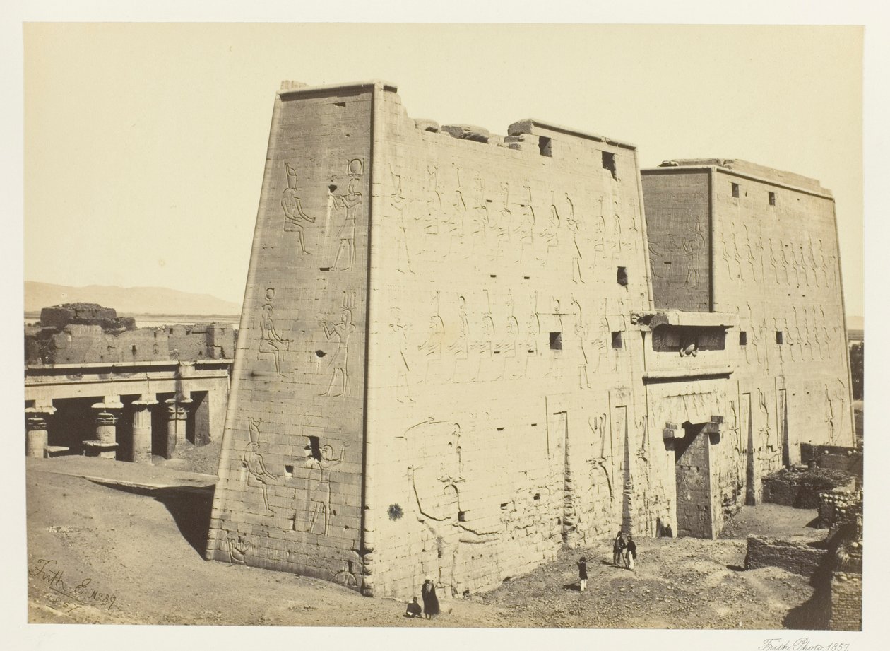 Den store pylonen ved Edfou i Øvre Egypt av Francis Frith