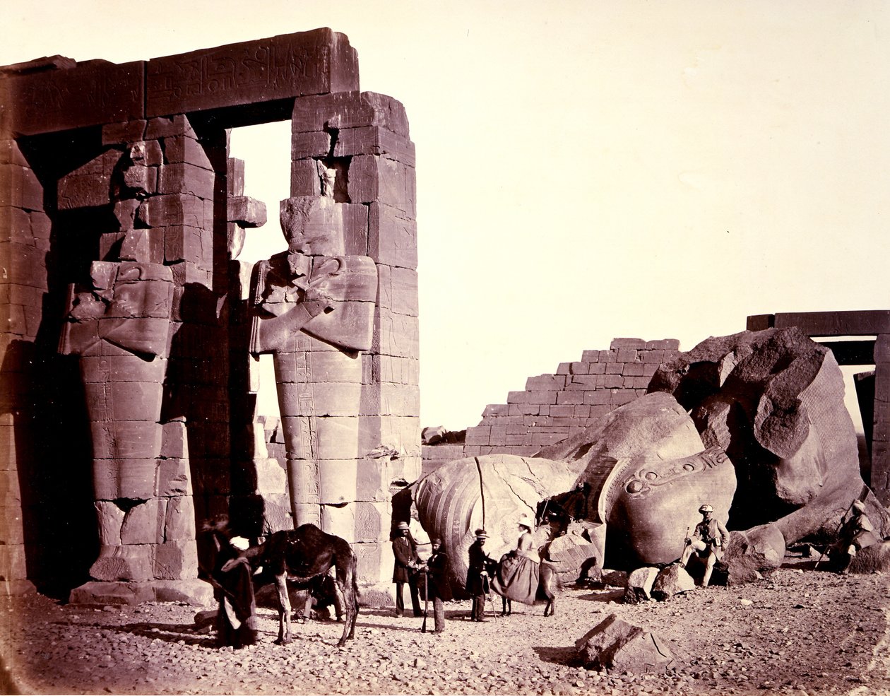 Ramesseum i El-Kurneh, Theben, første utsikt av Francis Frith