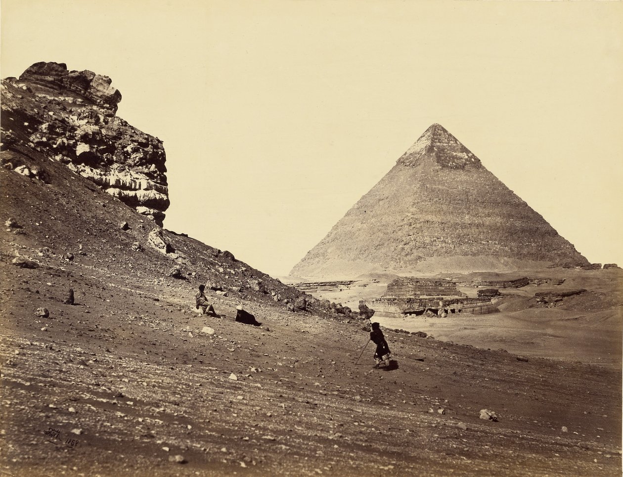 Den andre pyramiden sett fra sørøst av Francis Frith