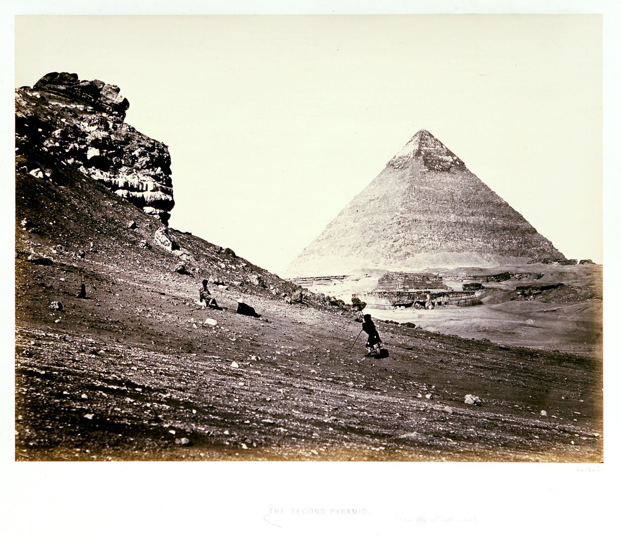 Den andre pyramiden, fra sørøst av Francis Frith