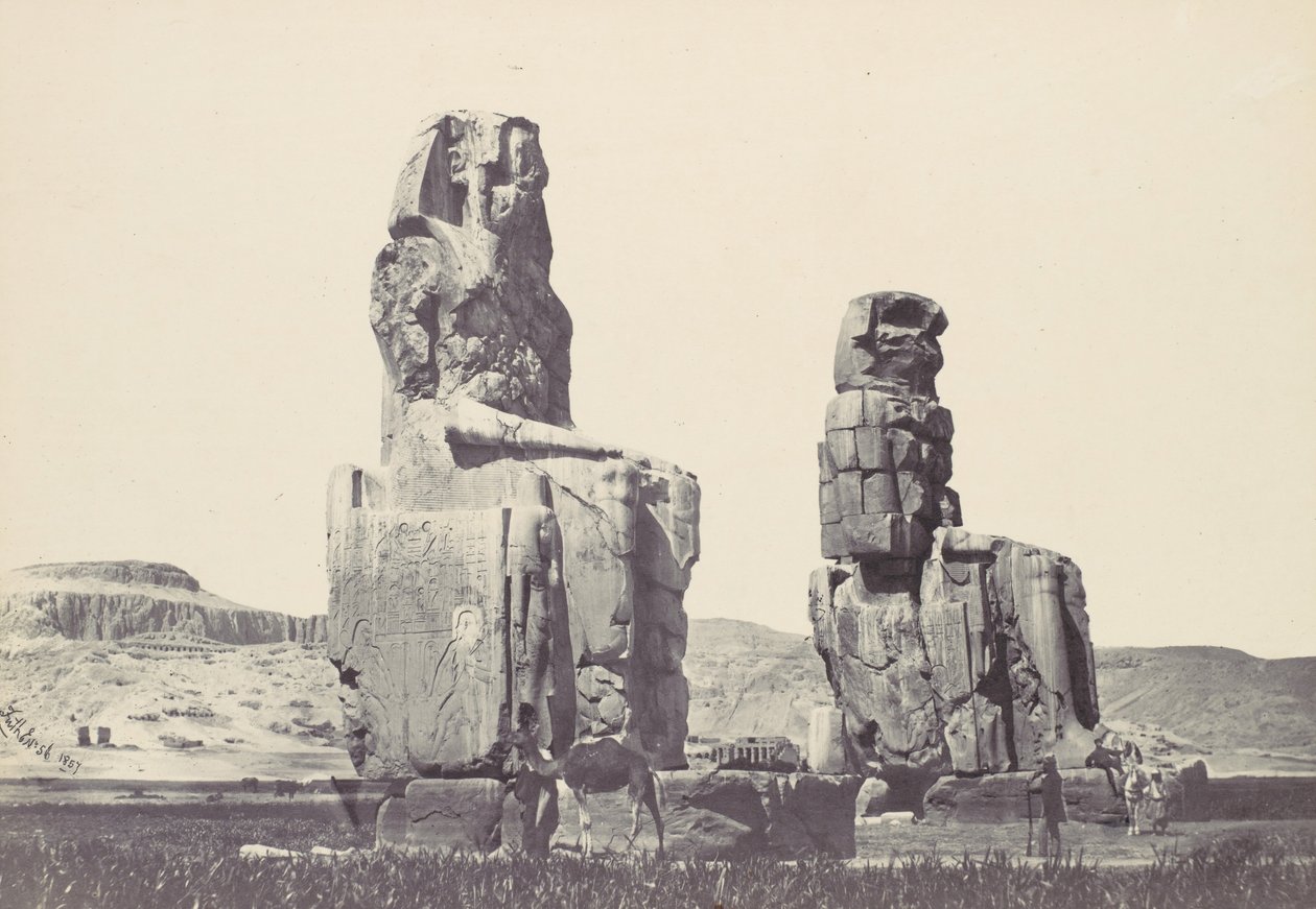 Statuene av Memnon. Thebensletten, 1857. av Francis Frith