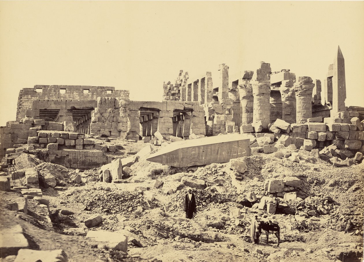 Tempelet i El-Karnak. Sett fra sørøst av Francis Frith