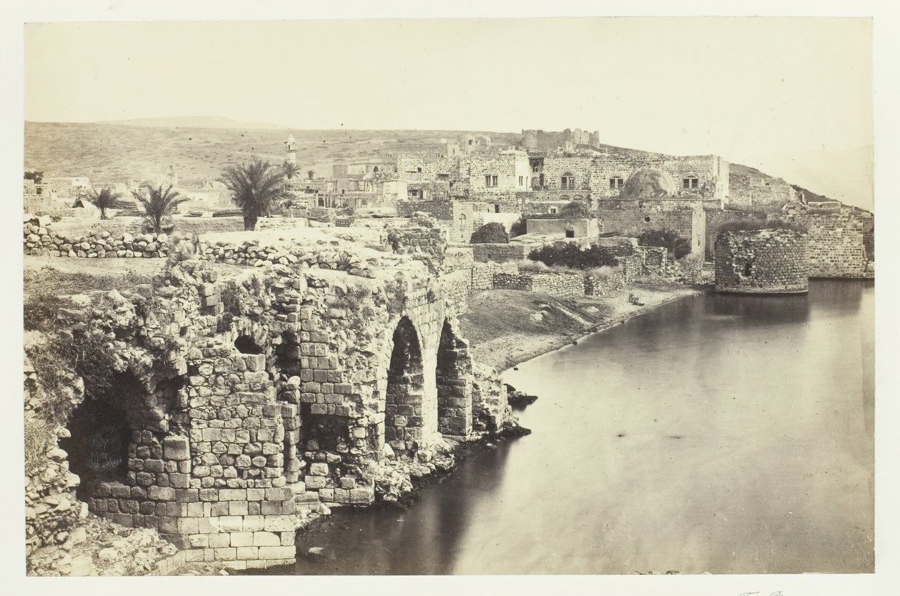 Byen og innsjøen Tiberias, fra sør, 1857. av Francis Frith
