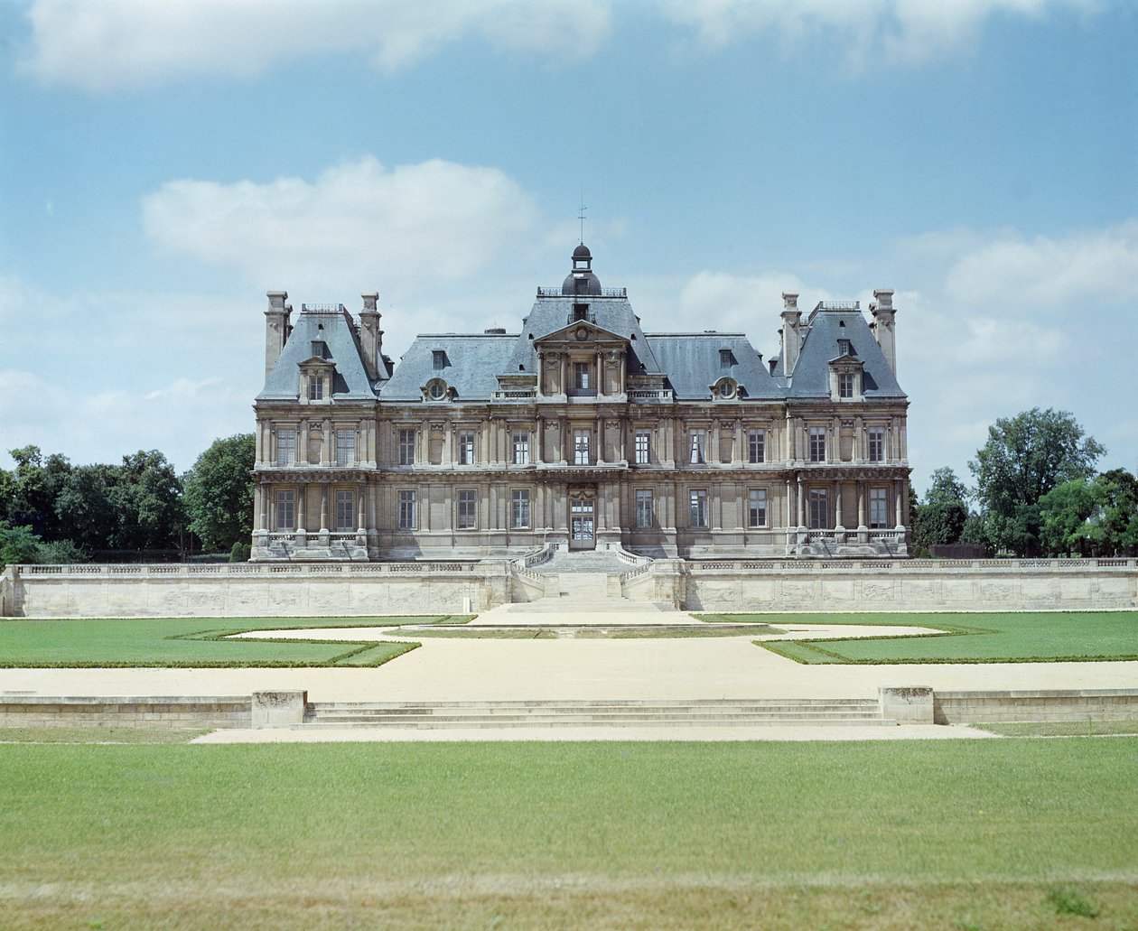 Utsikt over østfasaden til Chateau de Maisons-Laffitte, bygget 1642-51 av Francois Mansart