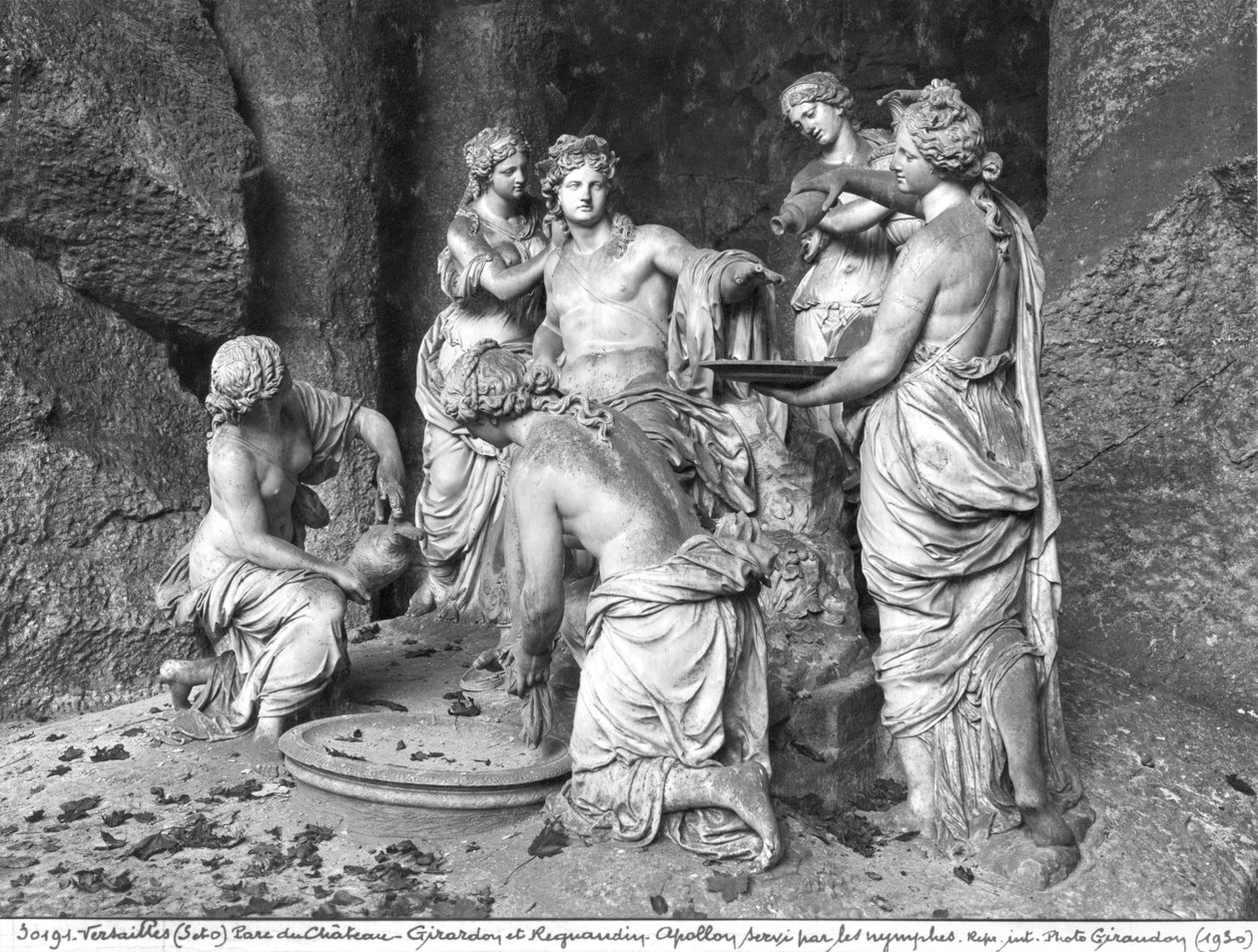 Apollo pleiet av nymfene i lunden til Apollo-badene, henrettet med assistanse fra Thomas Regnaudin (1622-1706) 1666-75 (se 242848, 242849) (marmor) av Francois Girardon