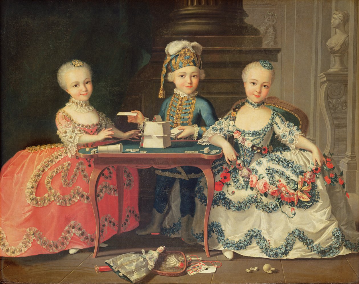 Gruppeportrett av en gutt og to jenter som bygger et korthus med andre spill ved bordet av Francois-Hubert Drouais