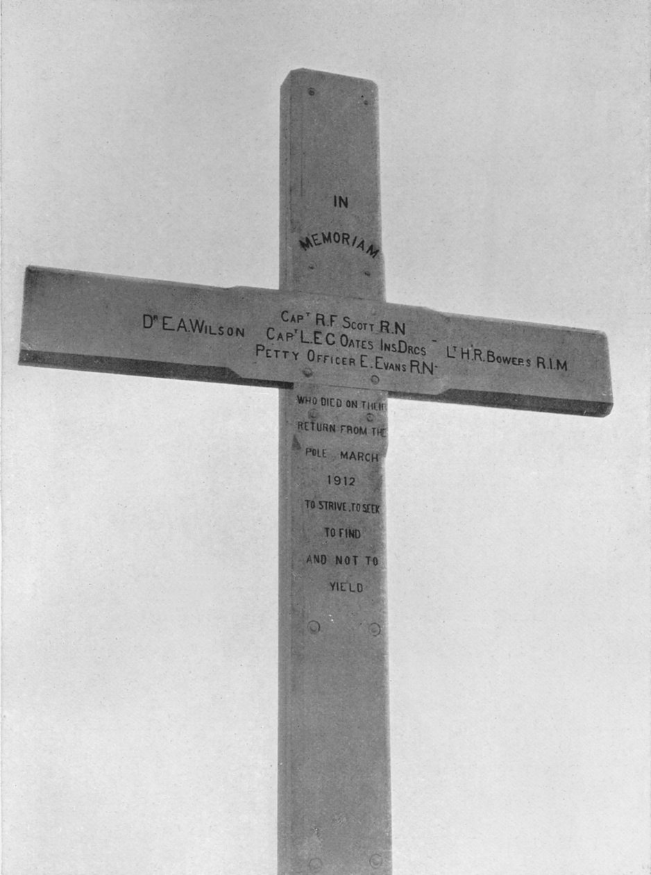 Minnekors reist ved Observation Hill til sørpartiet, 1913 av Frank Debenham
