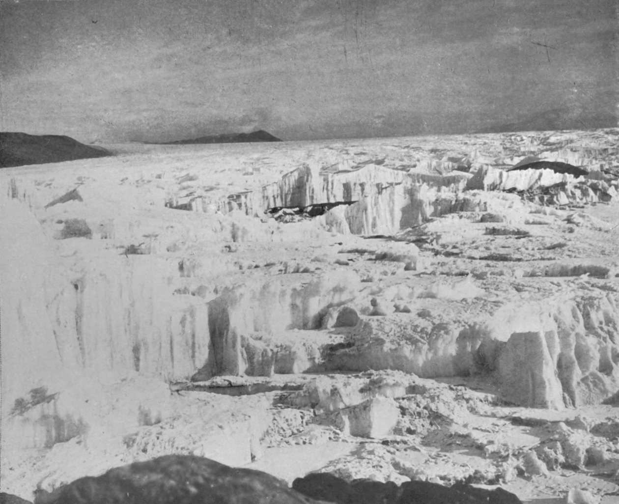 Koettlitz-breen, like nord for Heald Island, viser istinder osv. c1911, 1913 av Frank Debenham