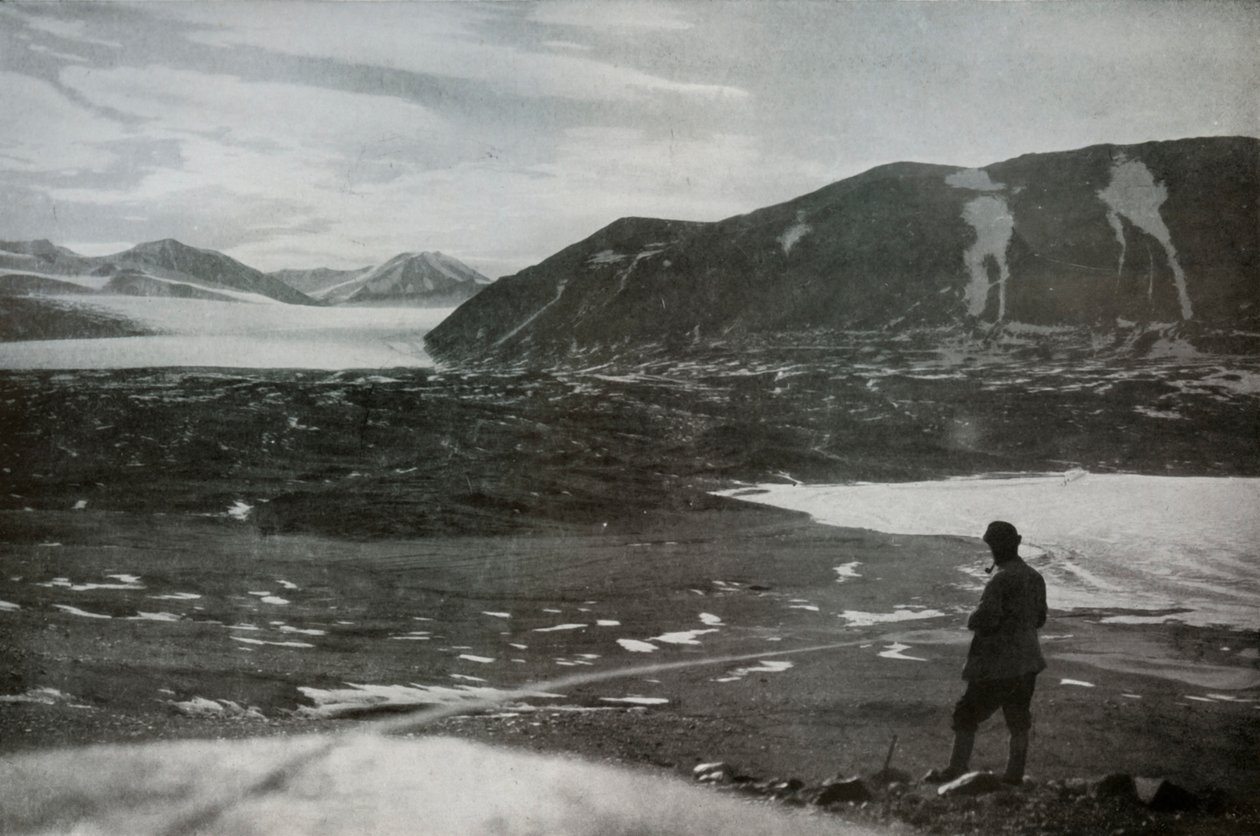 The Mouth of Dry Valley, Viser Commonwealth Glacier, 1912, 1913. av Frank Debenham