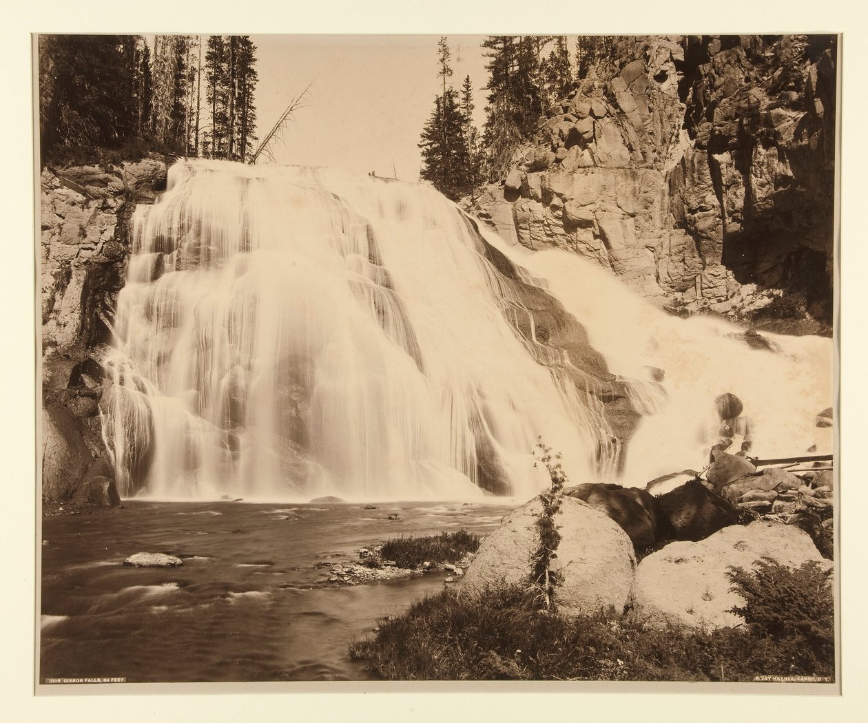 Gibbon Falls, 84 fot av Frank Jay Haynes