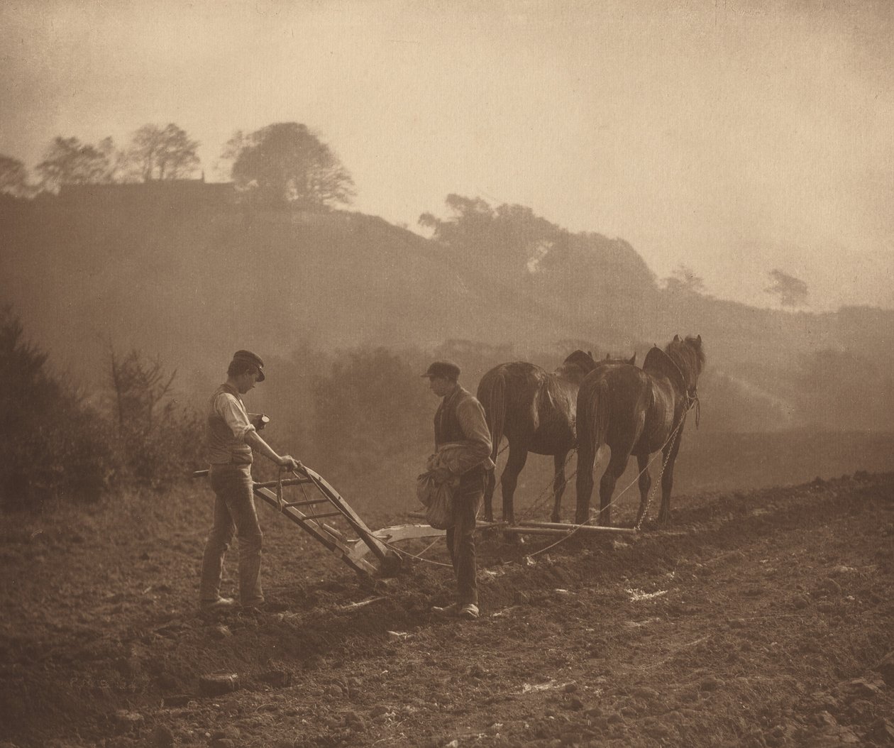 Middagstid, ca. 1890. av Frank Meadow. Sutcliffe
