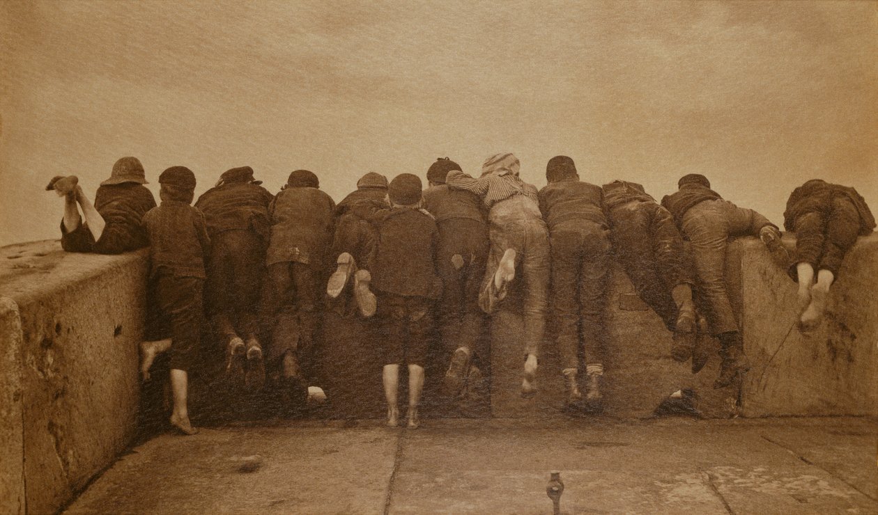 Spenning, ca. 1889 (sepia-bilde) av Frank Meadow Sutcliffe