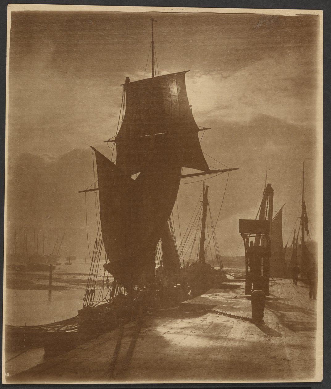 Solskinn og regnbyge av Frank Meadow Sutcliffe