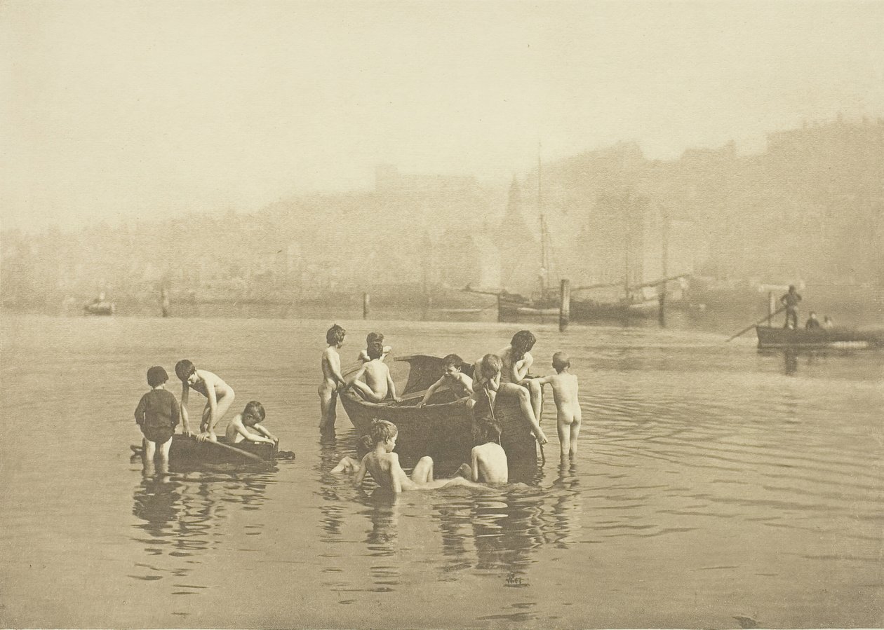 Water Rats, 1886, trykt juli 1991. av Frank Meadow Sutcliffe