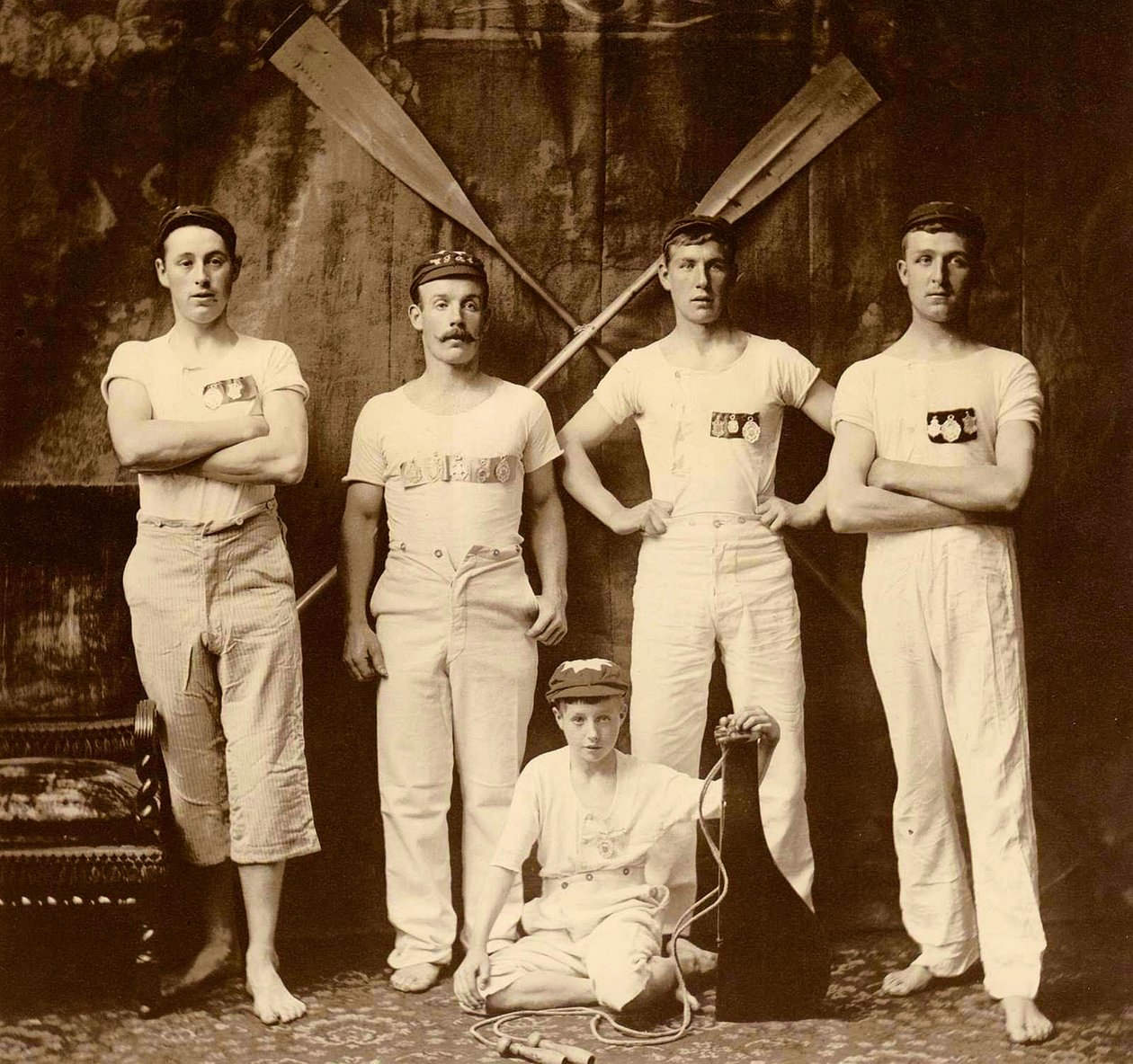 Whitby Friendship Roing Club Crew, Whitby, England. 1901 av Frank Meadow Sutcliffe