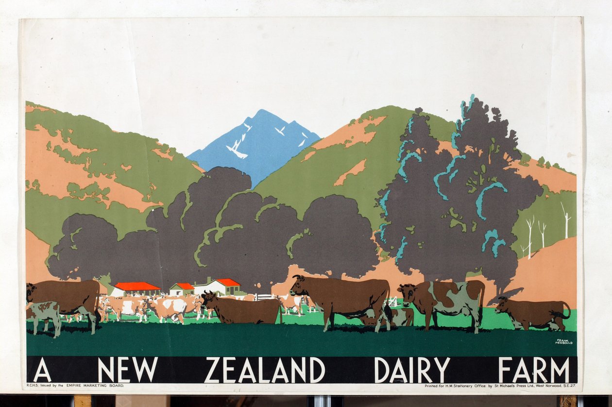 En New Zealand Dairy Farm, fra serien 'Buy New Zealand Produce' [6319386] (farge litho) av Frank Newbould