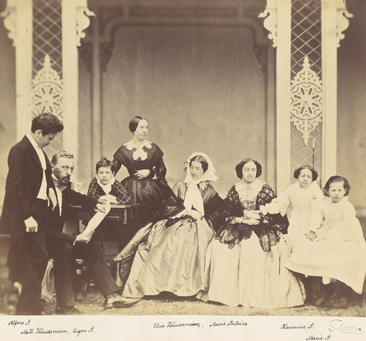 [Gruppeportrett av Antoine og Höusermann-familiene], 1850-60-tallet. av Franz Antoine