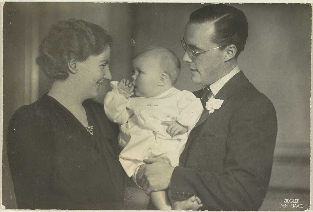 Portrett av Juliana, dronning av Nederland, Bernhard van Lippe-Biesterfeld og Beatrix, dronning av Nederland av Franz Ziegler